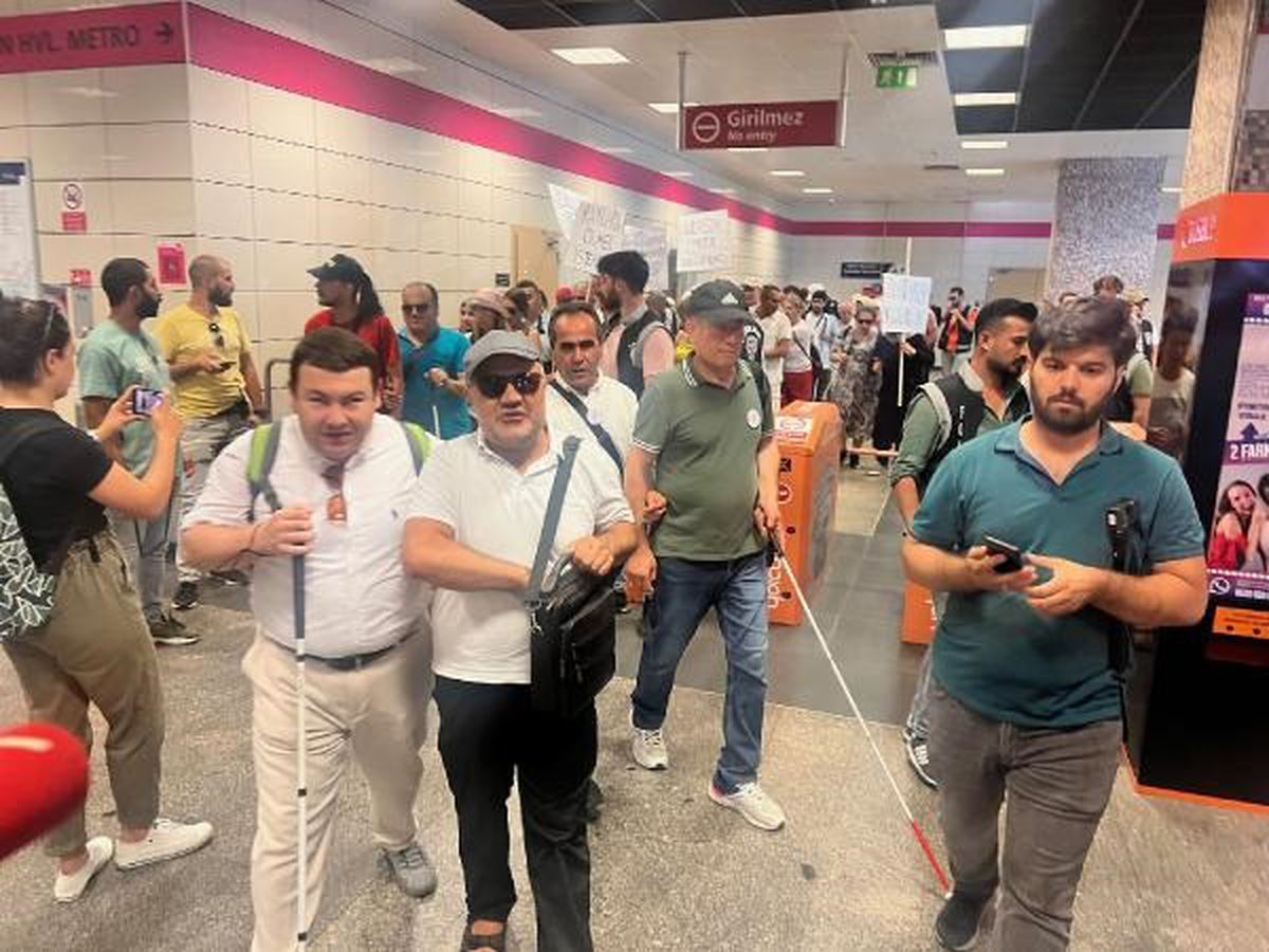 Görme Engellilerden Metro ve Marmaray İstasyonlarına Bariyer Talebi