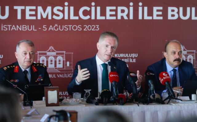 İstanbul Valisi Davut Gül: Kısa süre içinde düzensiz göç İstanbul'un gündeminden çıkacak