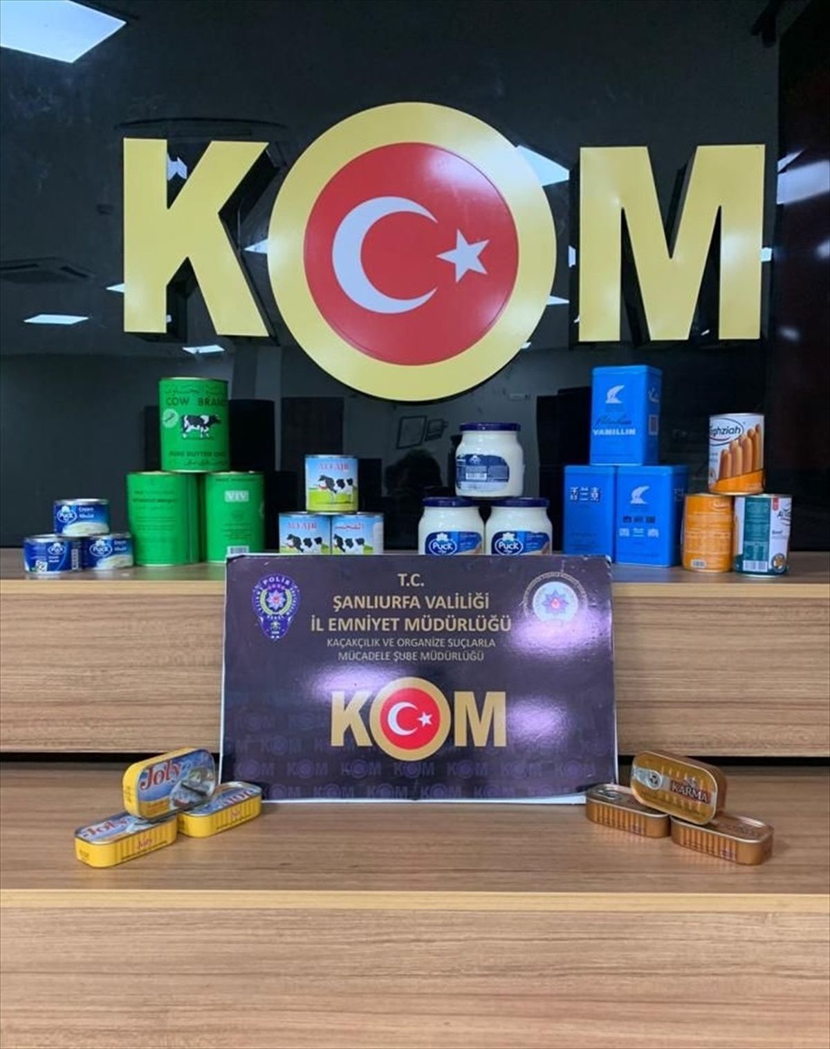 Şanlıurfa'da Kaçakçılık Operasyonu: 4 Bin 489 Gıda Ürünü Ele Geçirildi