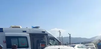 Manisa'da trafik kazası: İki kişi yaralandı