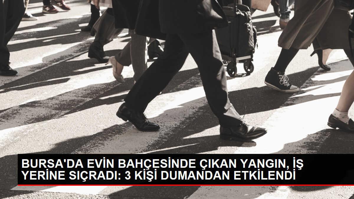 Bursa'da Geri Dönüşüm Malzemelerinin Tutuşmasıyla Çıkan Yangın
