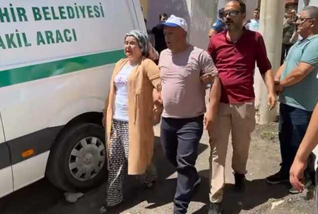 Evinin balkonunda eşini ve 4 yaşındaki üvey oğlunu bıçaklayarak öldürdü