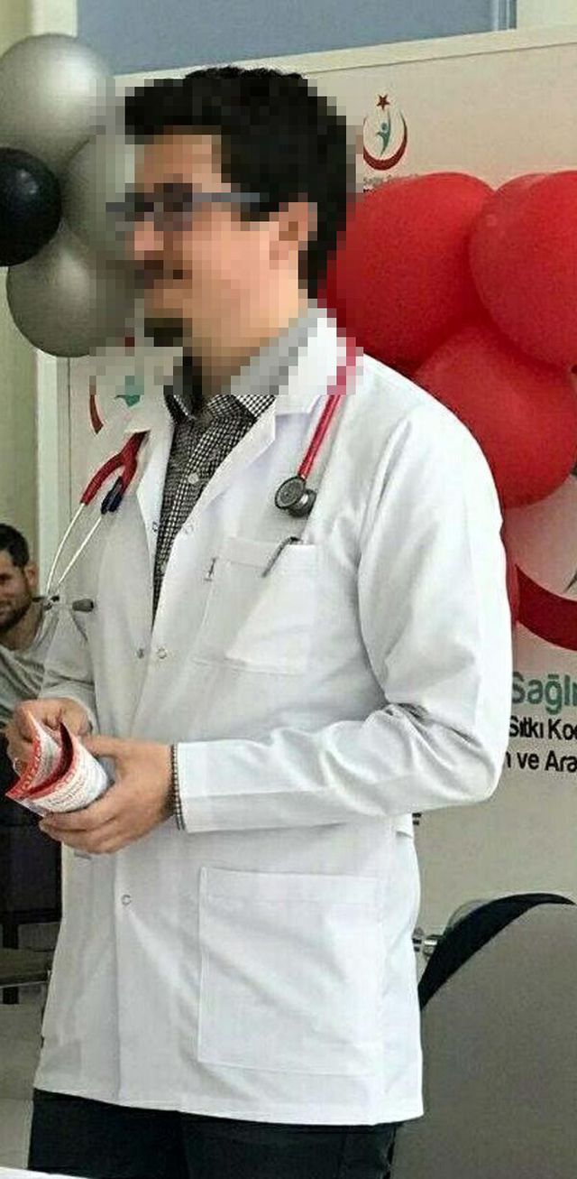 Kız çocuğuna cinsel istismarda bulunan doktor tutuklandı! Muayene edeceğim' diyerek iç çamaşırını zorla çıkarttırmış Kız çocuğuna cinsel istismarda bulunan doktor tutuklandı! Muayene edeceğim' diyerek iç çamaşırını zorla çıkarttırmış