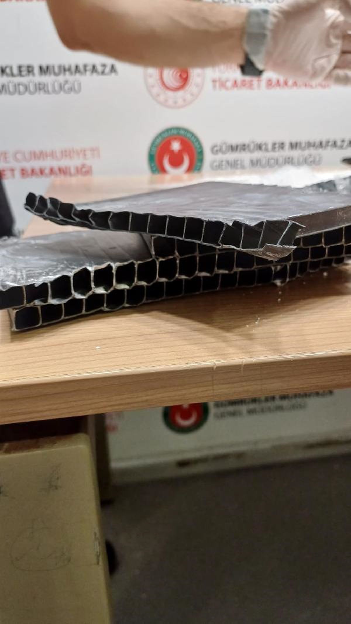 Sabiha Gökçen Havalimanı'nda 2 Kilo Metamfetamin Ele Geçirildi