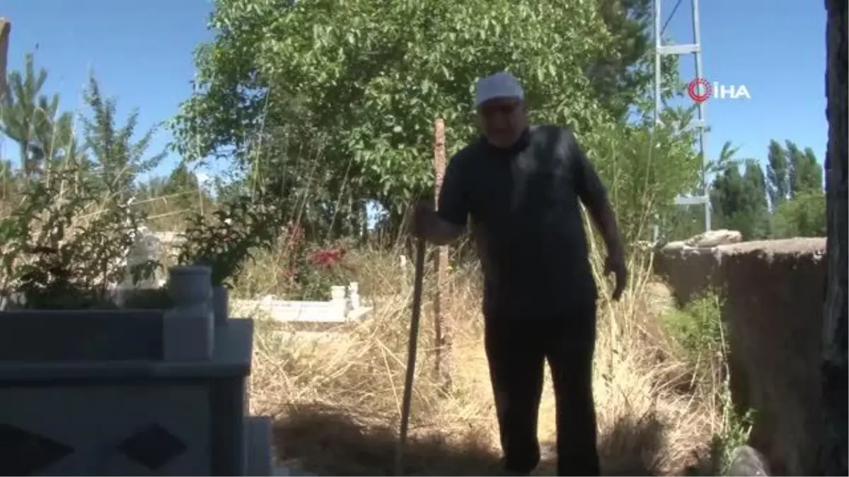 Şehitlerinin mezarına gidemeyince köylerinde temsili mezar yaptılar