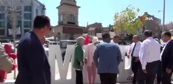 Yeğenini bakan olarak ilk defa karşısında görünce gözyaşlarına hakim olamadı