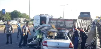 Bursa'da Otomobilin Tıra Çarpması Sonucu 4 Kişi Hayatını Kaybetti