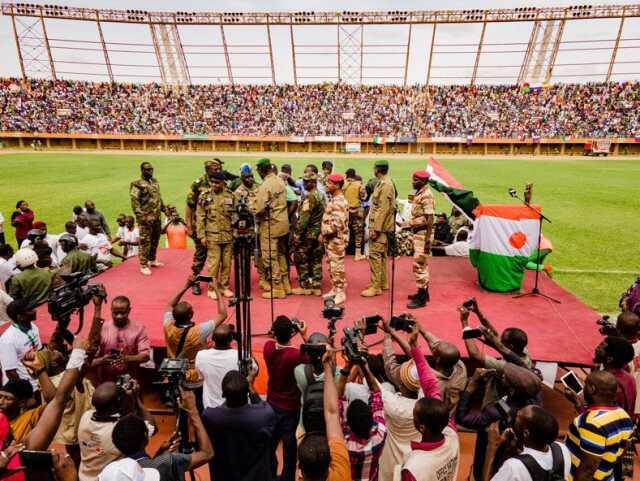 Nijer'de hareketlilik! Cunta, askeri müdahaleye karşı hava sahasını kapattı