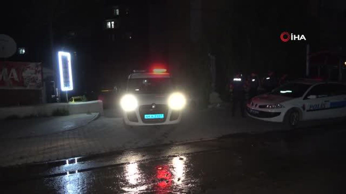 Nişanlısını bıçakla öldürüp 'su' istedi