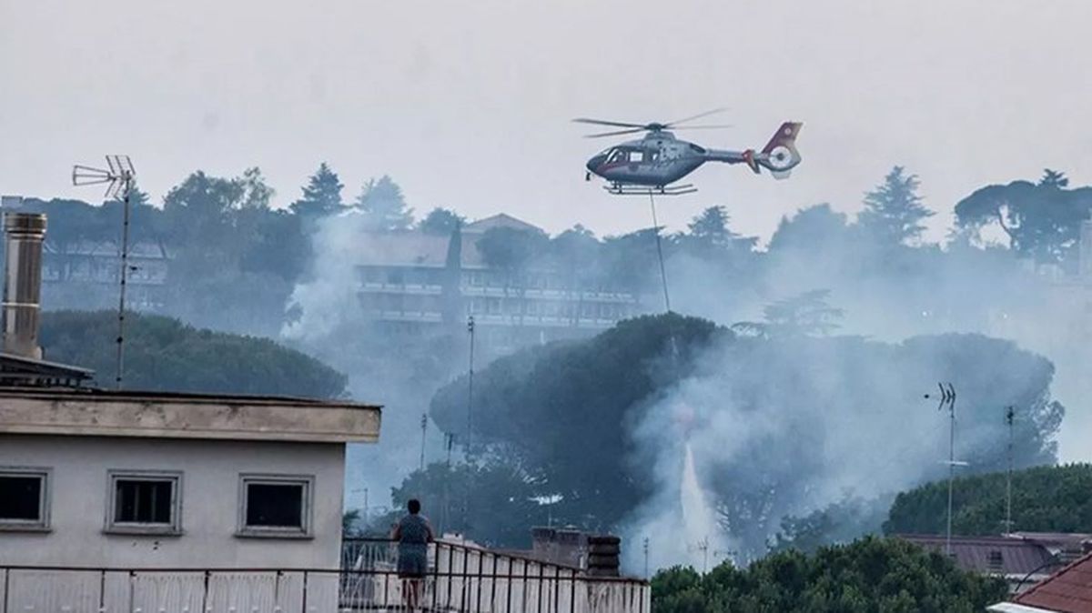 Sardinya Adası yanıyor! Yetkililerden 600 kişi için tahliye emri