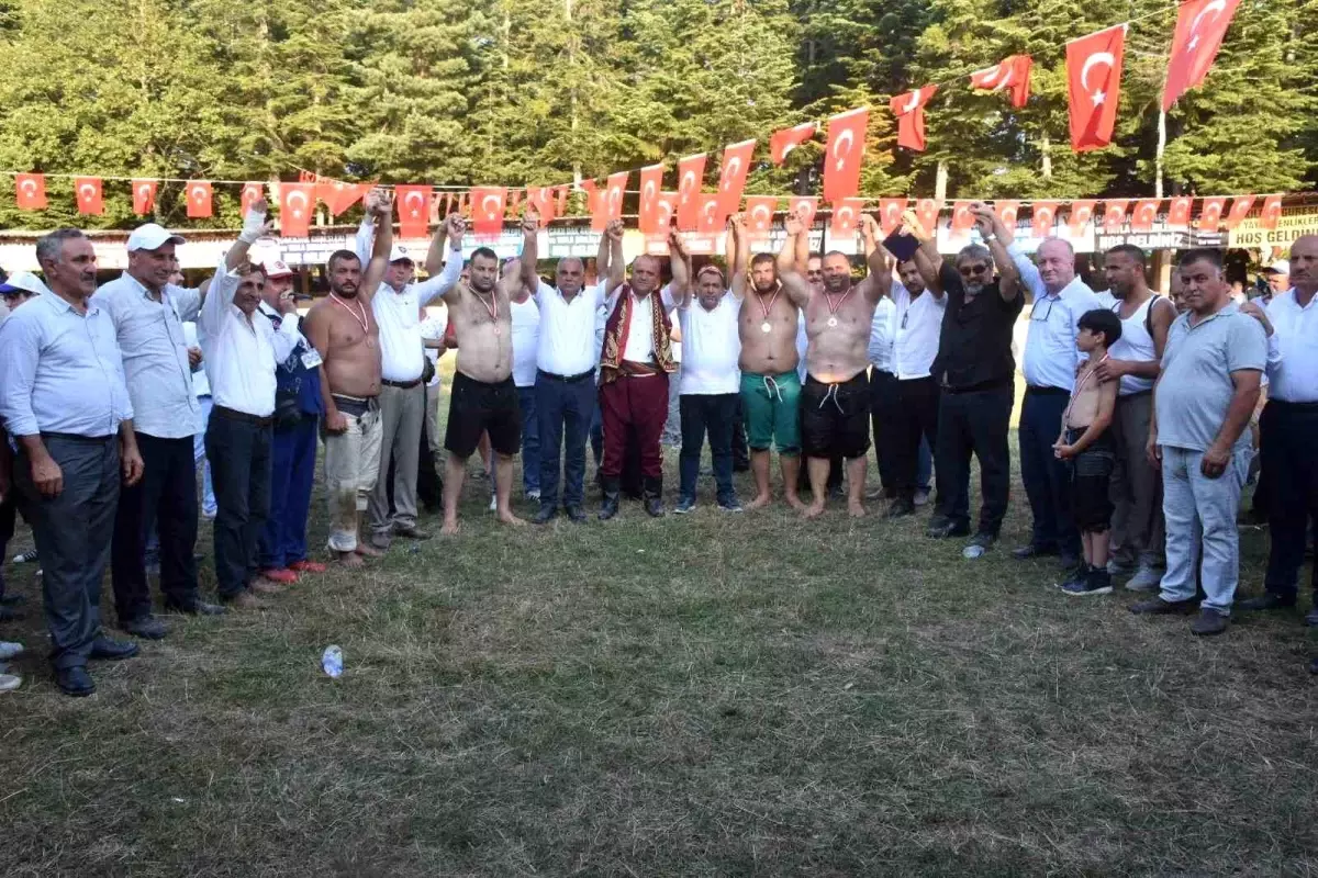 Sinop'ta 26. Çakıldak Güreşleri Yoğun Katılımla Gerçekleştirildi