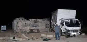 Sivas'ın Şarkışla ilçesinde kamyon ile hafif ticari araç çarpışması: 4 yaralı