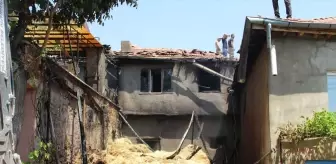 Afyonkarahisar'da tandırdan sıçrayan ateşin neden olduğu ev yangınları söndürüldü