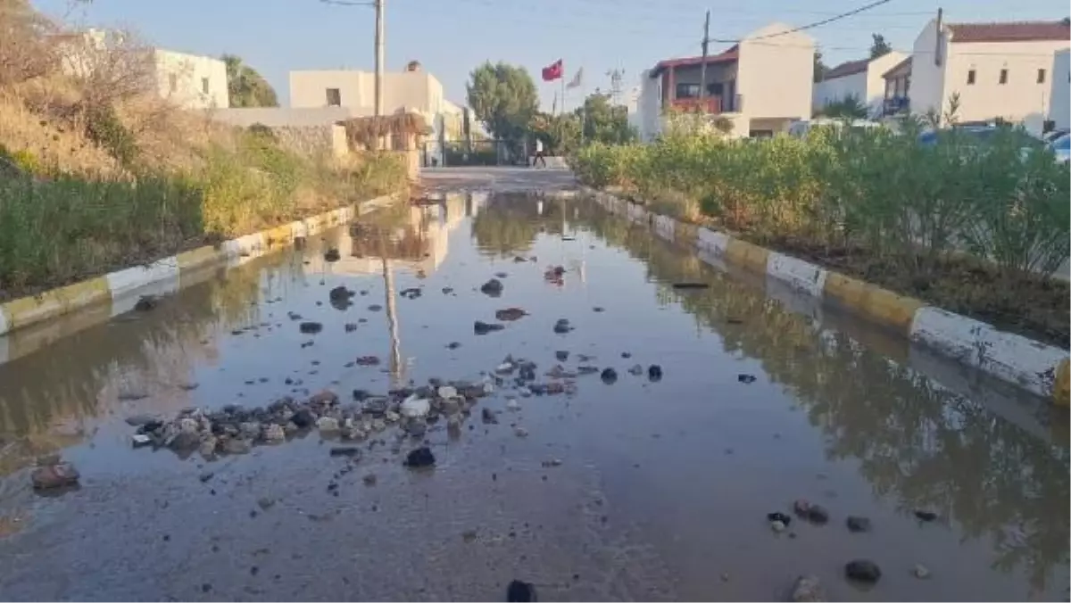 Bodrum'da Ana İsale Hattında Patlama: Motosikletli ve Köpek Yaralandı