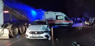Otomobil ve motosiklet kafa kafaya çarpıştı, sürücü kaçtı