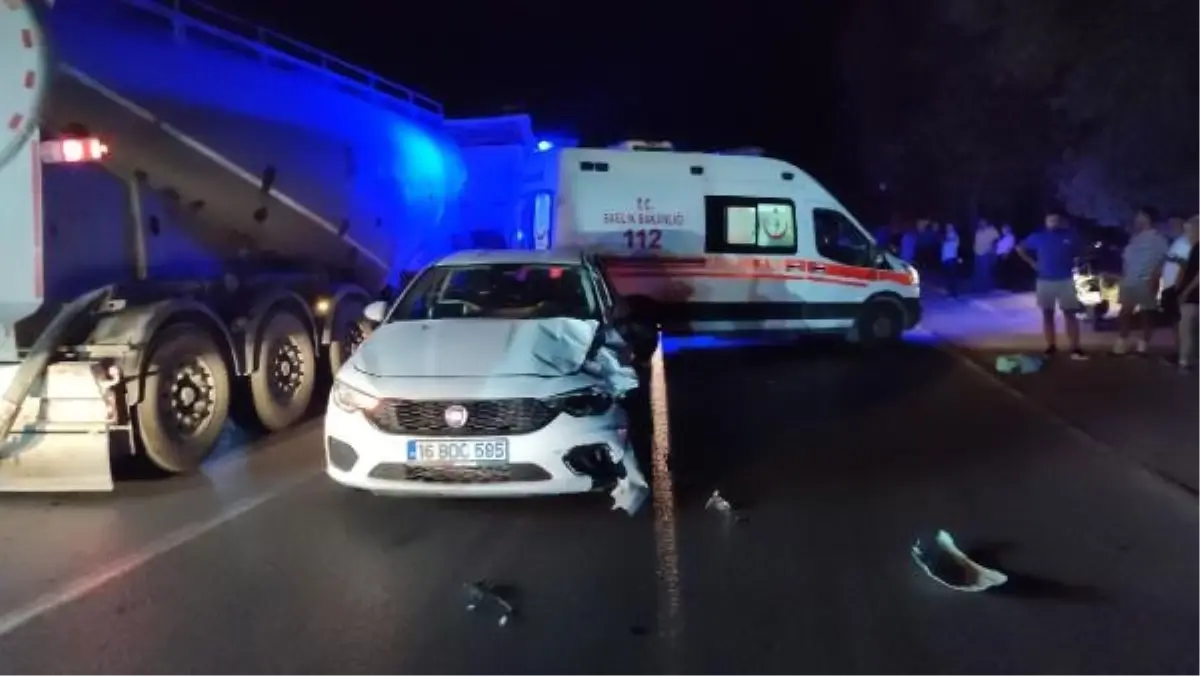 Otomobil ve motosiklet kafa kafaya çarpıştı, sürücü kaçtı