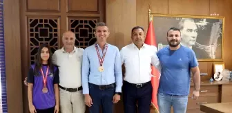 Çerkezköy Belediyesi Gençlik Spor Kulübü Sporcuları Başkanvekili Yılmaz'ı Ziyaret Etti