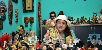Antalya'da Yaşayan Kadının Taş ve Porselen Bebek Koleksiyonu