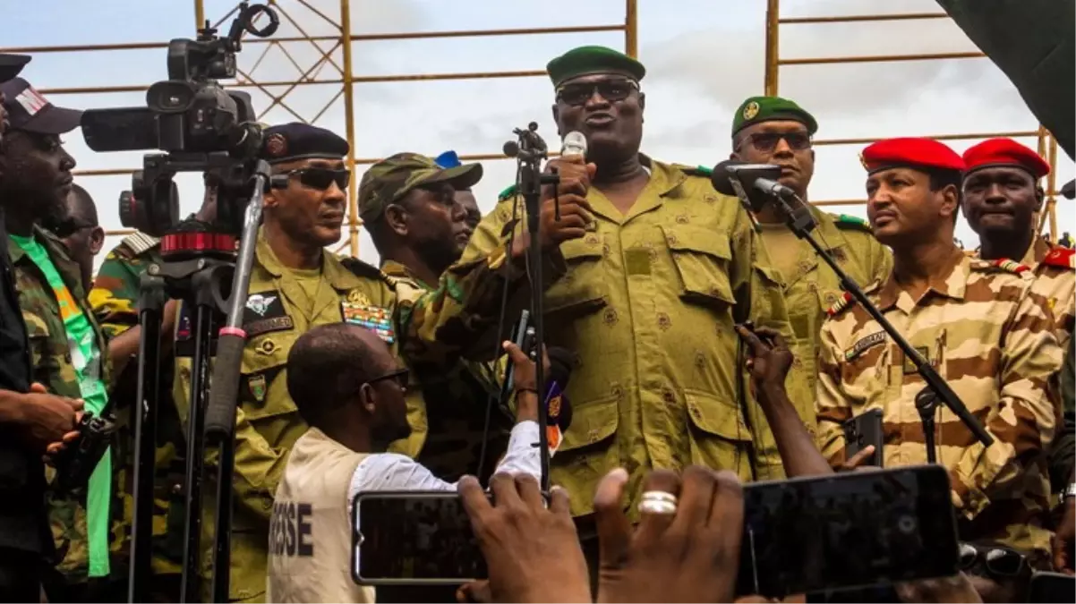 ECOWAS komutanı: Nijer'e geniş çaplı bir askeri müdahale için hazır değiliz