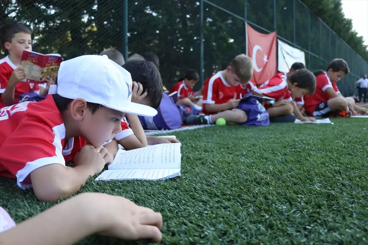 Emekli mühendis tüm mesaisini köyündeki çocukların yetişmesi için harcıyor