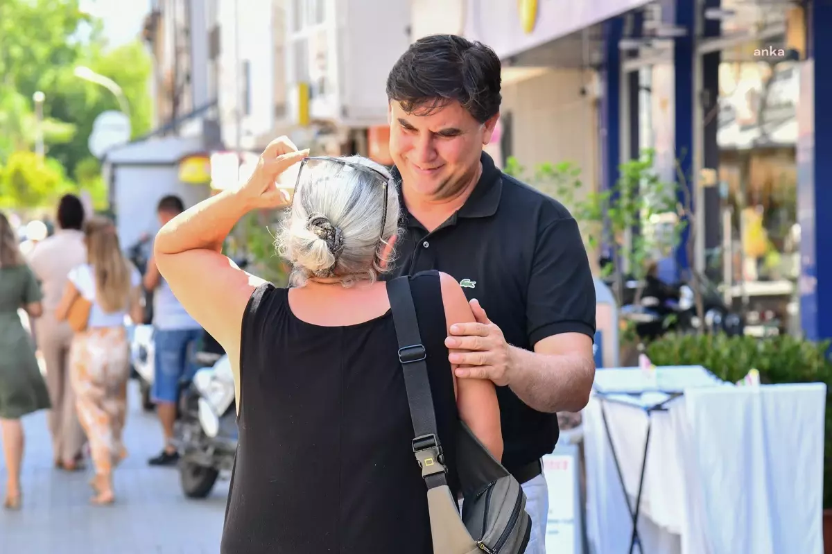 Fethiye Belediye Başkanı Alim Karaca, esnafa aşure ikram etti