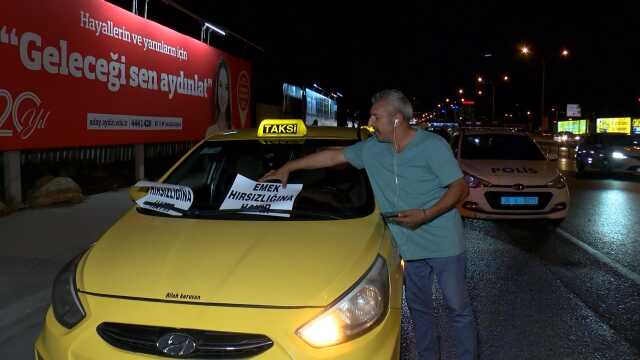 İstanbul'da taksimetre ücretine yüzde 100 zam isteyen taksiciler eylem yaptı İstanbul'da taksimetre ücretine yüzde 100 zam isteyen taksiciler eylem yaptı