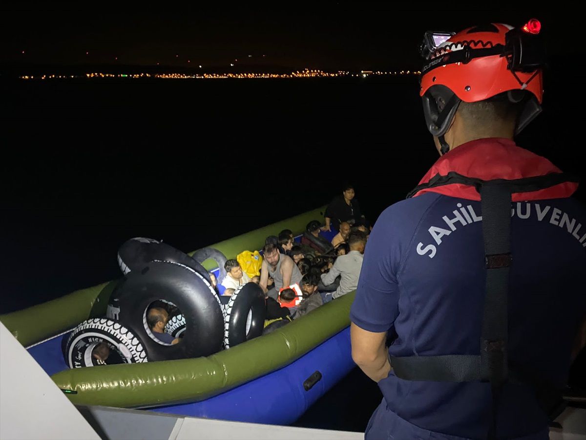 İzmir'de 71 düzensiz göçmen yakalandı