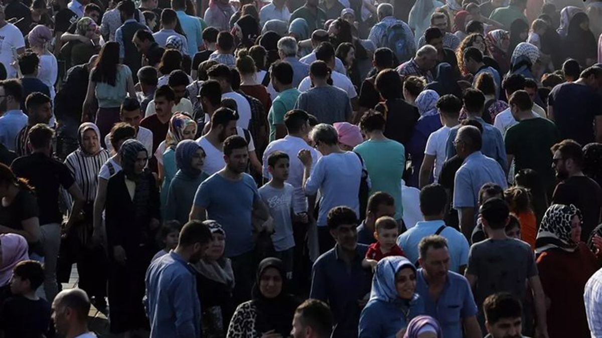 Kamuoyu anketinde çarpıcı sonuç! Vatandaşların yüzde 70'i ekonomi ve hayat pahalılığından dert yandı