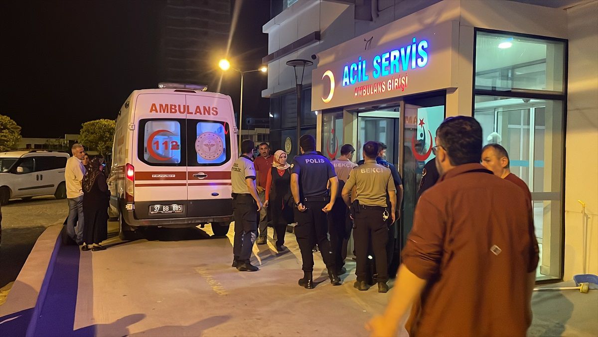 Kastamonu'da Şüpheli Eşini ve 2 Polisi Yaraladı