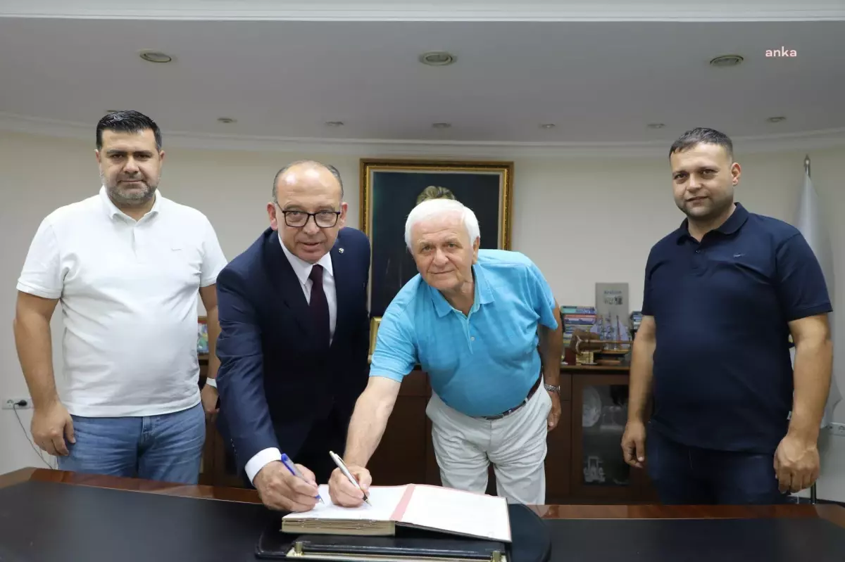Turgutlu Belediyesi'nden Hayırsever İş İnsanı Ekrem Gürel'e Onur