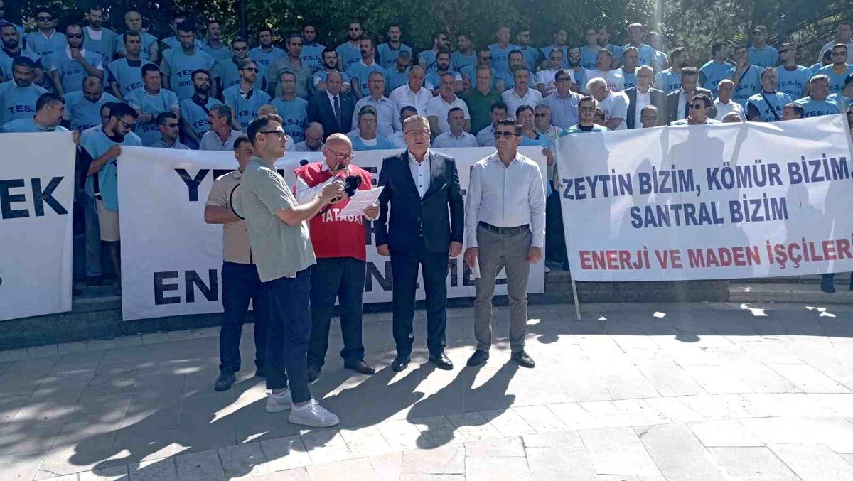 Maden İşçileri TBMM Önünde Basın Açıklaması Yaptı