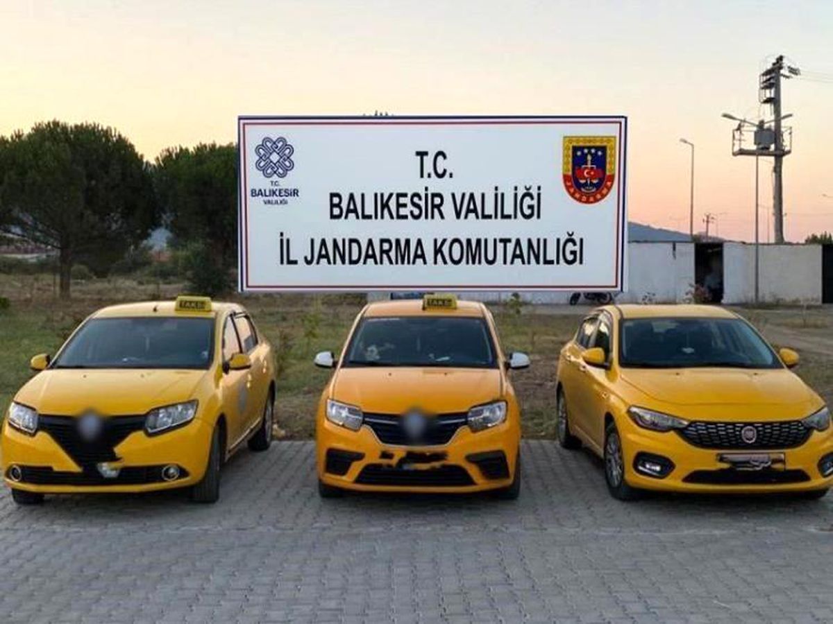 Ayvalık'ta Göçmen Kaçakçılığı Yapan 3 Kişi Yakalandı