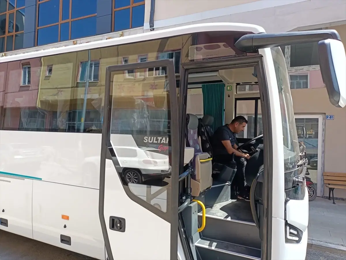 Hüyük Belediyesi Araç Filosunu Tur ve Gezi Otobüsüyle Güçlendirdi