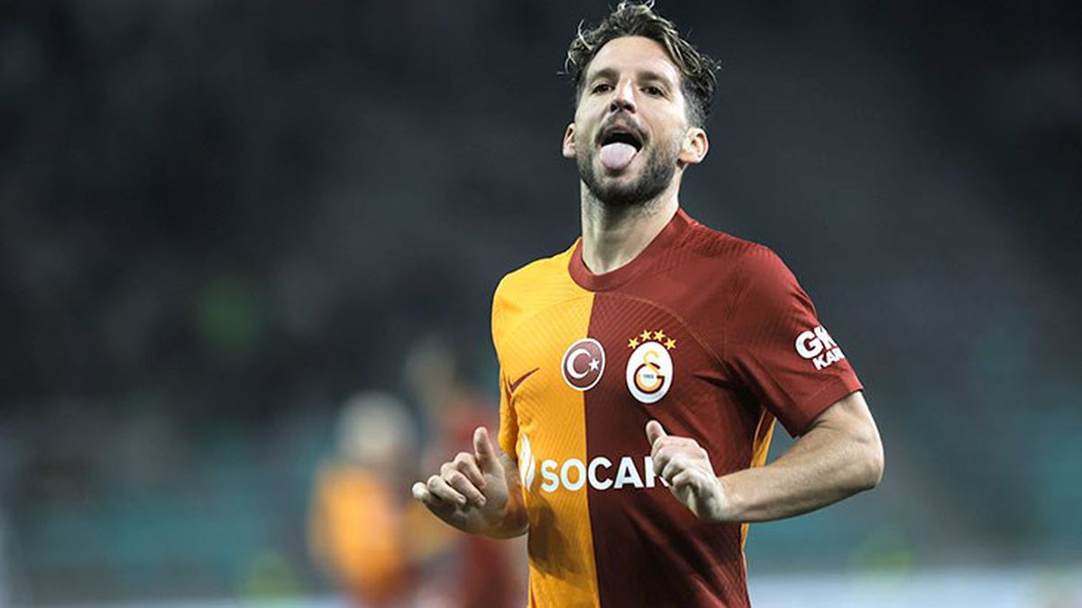 Ondan daha yaşlısı yok! Mertens'ten Galatasaray tarihine geçen gol