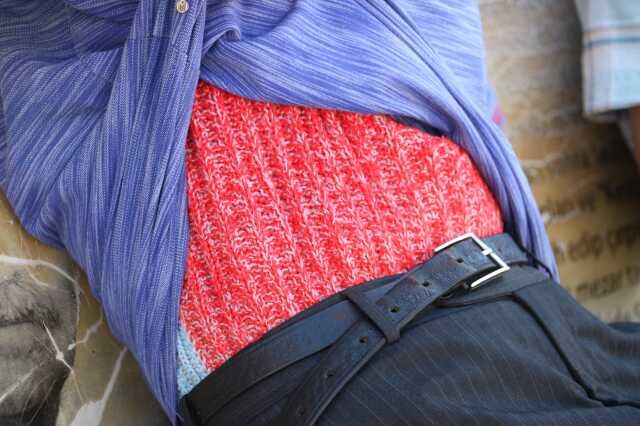 Sıcaktan kavrulan Sivas'ta 'Selanik' isimli yün içlik giyen vatandaş görenleri şaşırttı Sıcaktan kavrulan Sivas'ta 'Selanik' isimli yün içlik giyen vatandaş görenleri şaşırttı