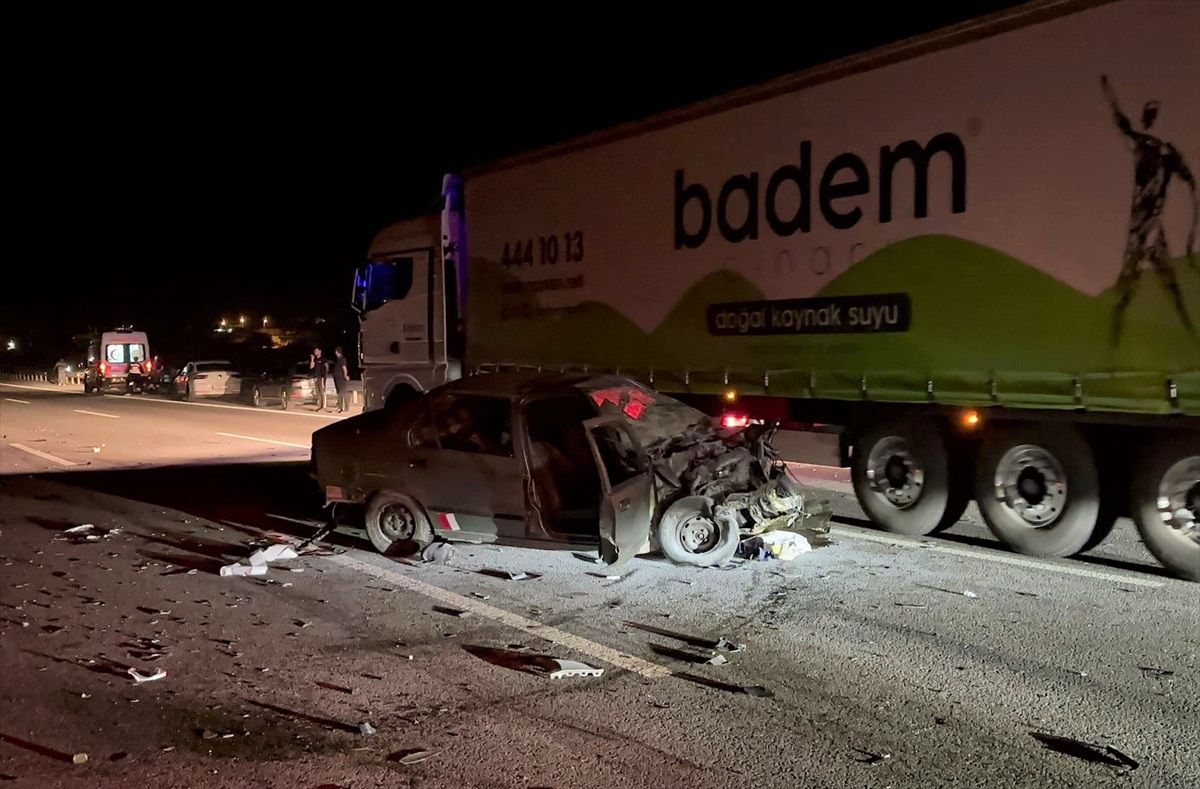 Aksaray'da Zincirleme Trafik Kazası: 1 Ölü, 12 Yaralı