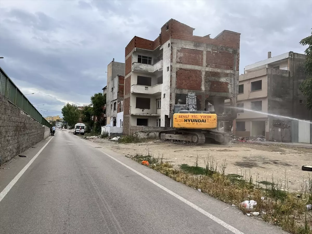 Bursa Büyükşehir Belediyesi İstanbul Caddesi'nde Kentsel Dönüşüm Çalışmalarına Devam Ediyor