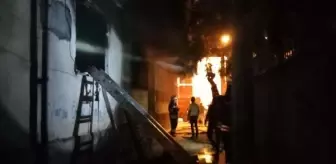 Diyarbakır'da Apartman Dairesinde Çıkan Yangın Kontrol Altına Alındı