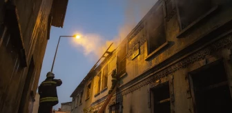 Erzurum'da Metruk Binada Çıkan Yangın Söndürüldü