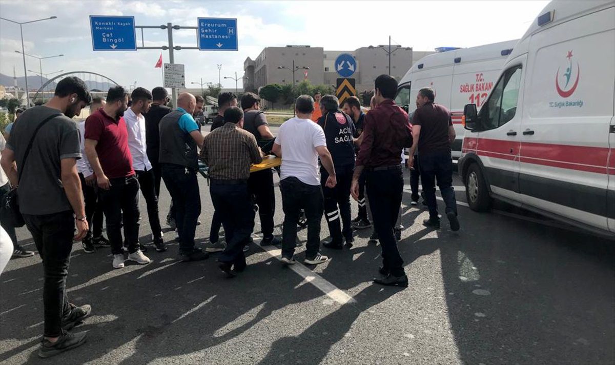 Erzurum'da otomobil çarpması sonucu yaralanan çocuk hastaneye kaldırıldı