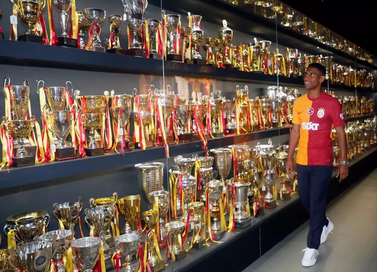 Galatasaray'ın yeni transferi Tete, sahaya çıkmak için sabırsızlanıyor