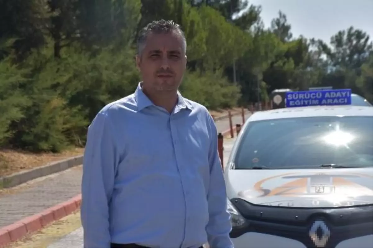 İzmir'de Sürücü Belgesi Sınavında Başarı Oranı Düşüyor