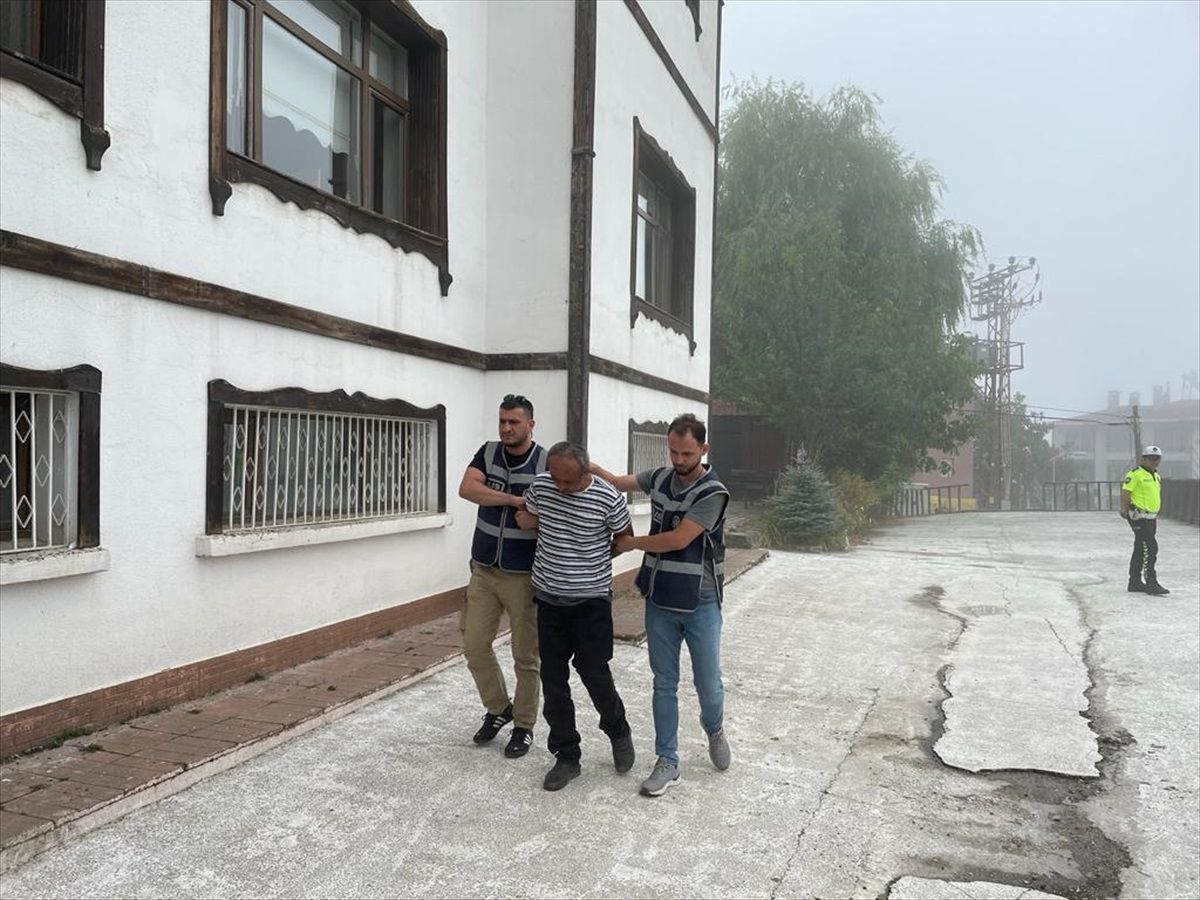 Kastamonu'da Eşini ve Polisleri Yaralayan Zanlı Tutuklandı