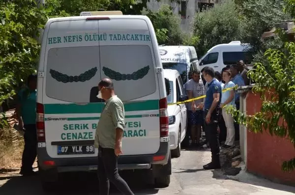 Mahallenin örnek çifti evlerinin bahçesinde ölü bulundu! 0lanları duyan komşular inanamıyor Mahallenin örnek çifti evlerinin bahçesinde ölü bulundu! 0lanları duyan komşular inanamıyor