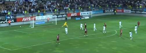 Tek şans bulması yetiyor! Aboubakar'dan klas gol