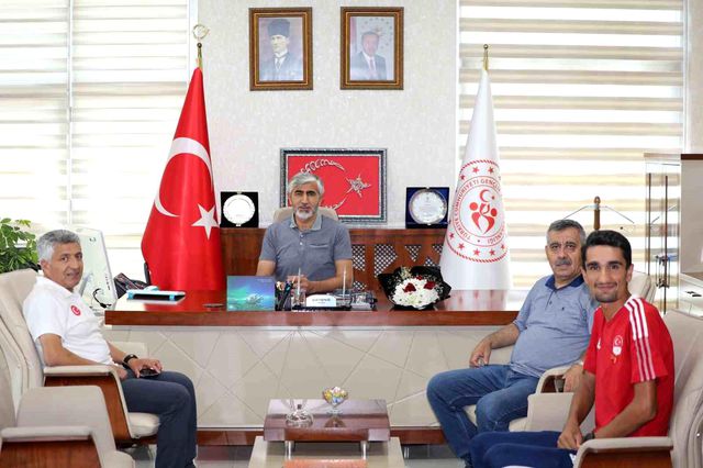 Vanlı atlet Mahsun Değer dünya şampiyonu oldu