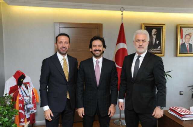 CHP'li Başarır'dan Tamer Karadağlı tepkisi: Sarayı çok seviyor, birden döndü CHP'li Başarır'dan Tamer Karadağlı tepkisi: Sarayı çok seviyor, birden döndü
