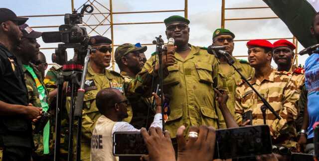 ECOWAS ülkeleri Nijer'e askeri müdahaleyi onayladı ECOWAS ülkeleri Nijer'e askeri müdahaleyi onayladı