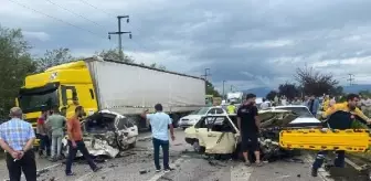 Düzce'de Refüjü Aşan Otomobil Kazaya Neden Oldu: 1 Ölü, 2 Yaralı