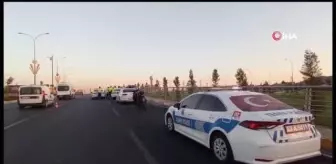 Şanlıurfa'da kamyonete çarpan motosikletli yunus ekibindeki 2 polis memuru yaralandı